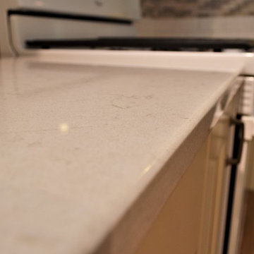 Rochester, IN. Haas Signature Collection. Cocoa Creamy Maple Kitchen