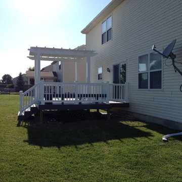Franklin, OH elegant deck and pergola combination