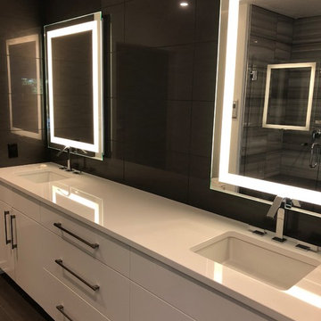 Door Style: Duet | High-gloss White and Gray Lines Textured Melamine