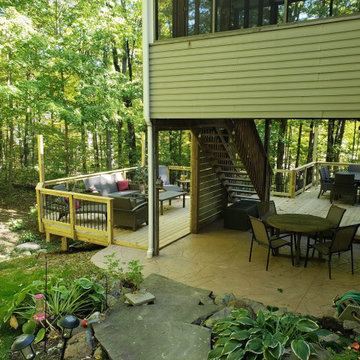 Cuyahogo Falls Privacy Deck and Companion Patio