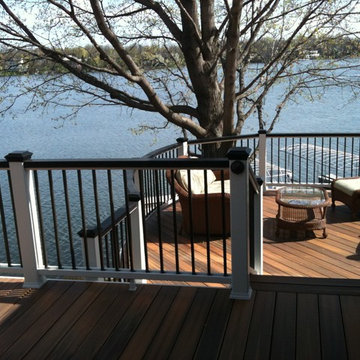 Lakehouse Deck