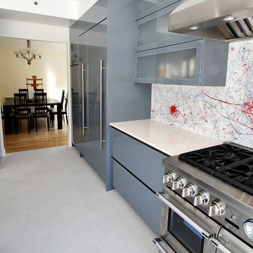 Bright and Modern European Style Kitchen