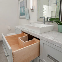 La Mesa bathroom