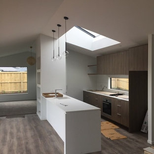 Mid-sized contemporary kitchen pantry ideas - Inspiration for a mid-sized contemporary kitchen pantry remodel in Christchurch