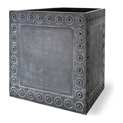 Faux lead planters - Products
