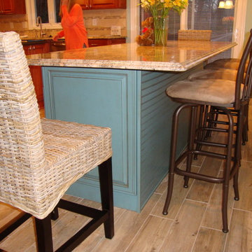 Traditional Two Tone Kitchen