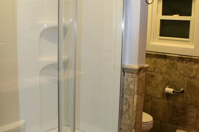 Example of a trendy bathroom design in New York