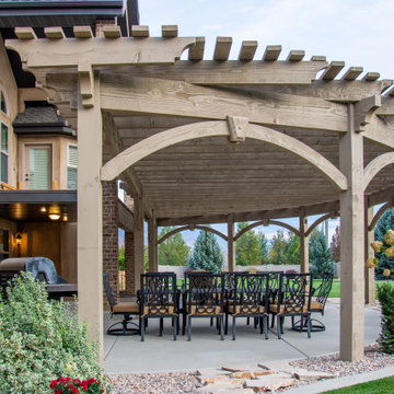 Entertainment Size | Curved Radius Style Pergola