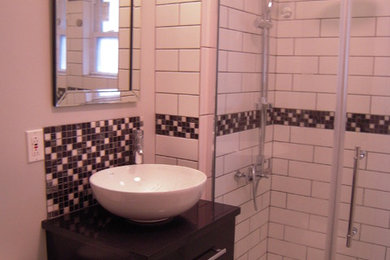 Example of a trendy bathroom design in New York
