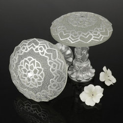 QYN07 White Resin Tie Back Hold Backs - Window Treatment Accessories