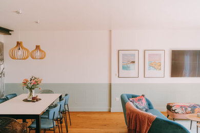 Beach style dining room in Rennes.