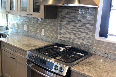Example of a classic kitchen design in Boston
