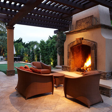 Fire Pits & Fireplaces