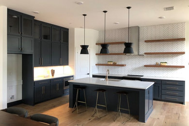 Kitchen - kitchen idea in Dallas
