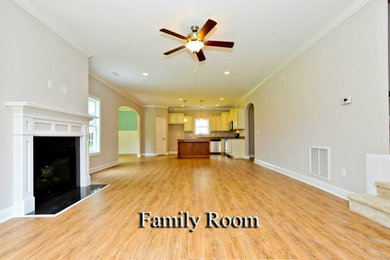 Beach style family room photo in Wilmington