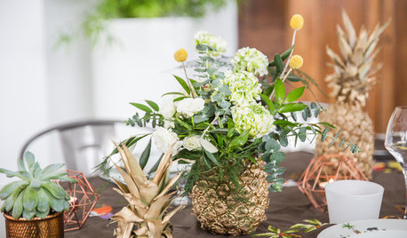 DIY : Un ananas détourné en vase pour un centre de table exotique
