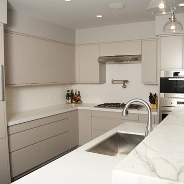 Modern Marina Kitchen