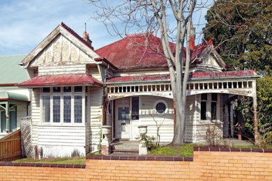Design ideas for a traditional verandah in Melbourne.