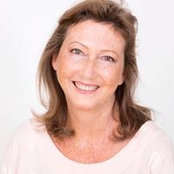 Di Holmes's photo