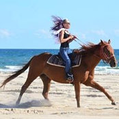 Georgie Earl's photo