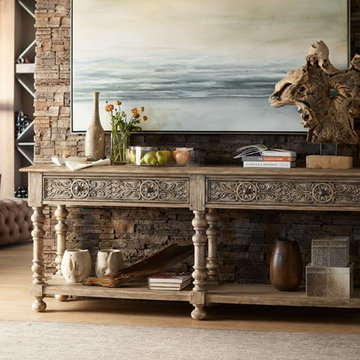 Hooker Furniture Hill Country Living Room Bexar Leg Huntboard