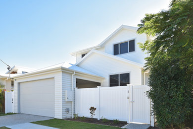 Photo of a beach style exterior in Gold Coast - Tweed.