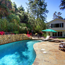 Pools With Retaining Walls