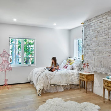 Traditional and modern bedroom