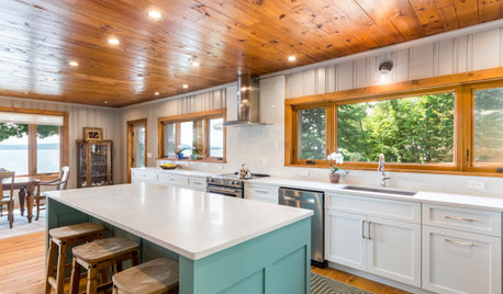 Kitchen of the Week: Light, Warm and Open for Lakeside Gatherings