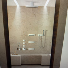 Bathroom Primary 41 Roosevelt