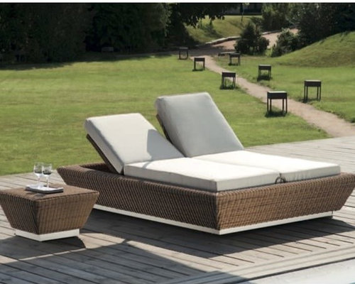 Outdoor Chaise Lounges