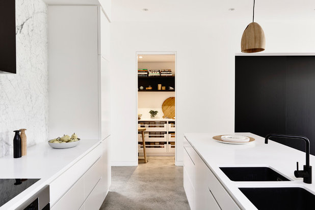 Contemporary Kitchen by Heartly