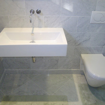 Contemporary Bathroom with Clean Lines and Natural Lighting 3