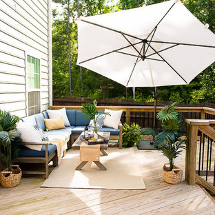 リッチモンドの中サイズのトランジショナルスタイルのおしゃれな裏庭のデッキ (ファイヤーピット) の写真