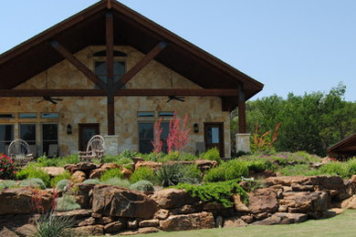 Inspiration for a rustic landscaping in Dallas.
