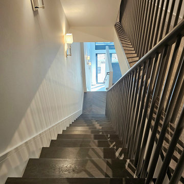 Project #112 | Traditional Staircase with Continuous Rail System