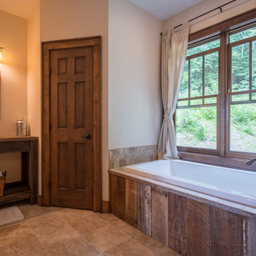 Rustic Retreat in Lost Creek