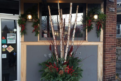 Outdoor winter decorating for Harmony Brewing
