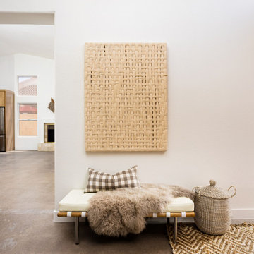 Helena - Scandinavian Minimalism