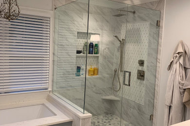 アトランタにある高級な中くらいなトランジショナルスタイルのおしゃれな浴室の写真