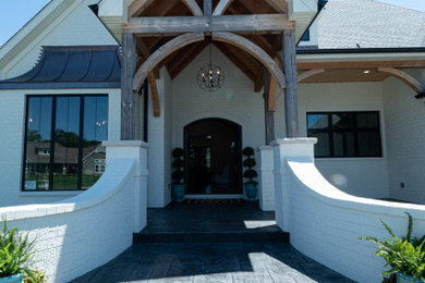 Entryway - modern entryway idea in St Louis