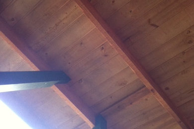 Arts and crafts porch photo in Sacramento