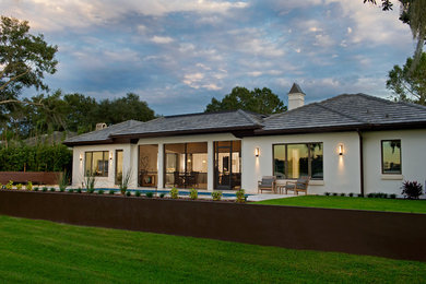 Tropical exterior home idea in Orlando