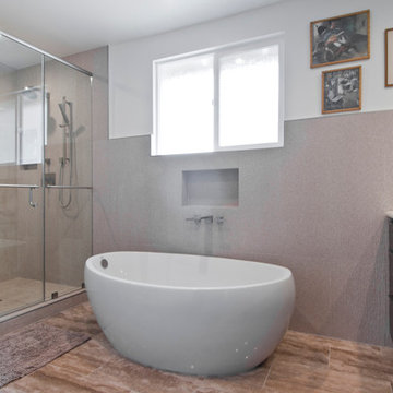 Encino Luxury Master Bath Transformation – Bathtub & Vanity Design