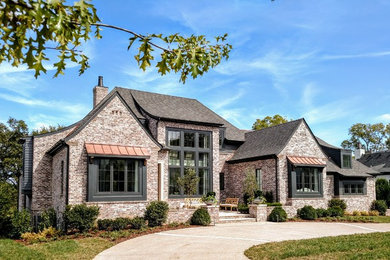 Inspiration for a transitional exterior home remodel in Nashville
