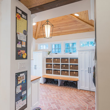 Spring Ave Mudroom