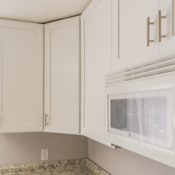 UT White Shaker Kitchen Cabinets