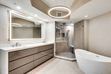 Inspiration for a modern bathroom remodel in Miami