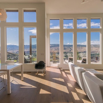Visao Court Kamloops, BC - Modern Tuscan Interpretation