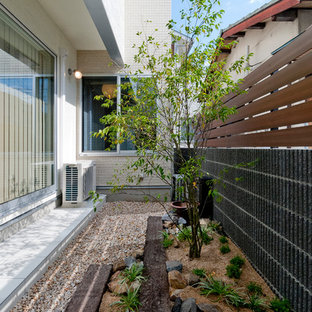 他の地域の小さいモダンスタイルのおしゃれなテラス・中庭 (日よけなし) の写真